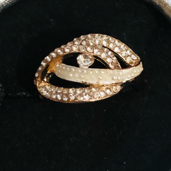 Ring - Picture 5 of 5